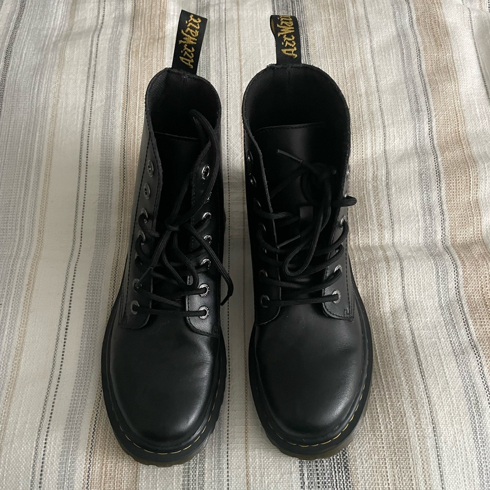 Like new Black Dr Martens